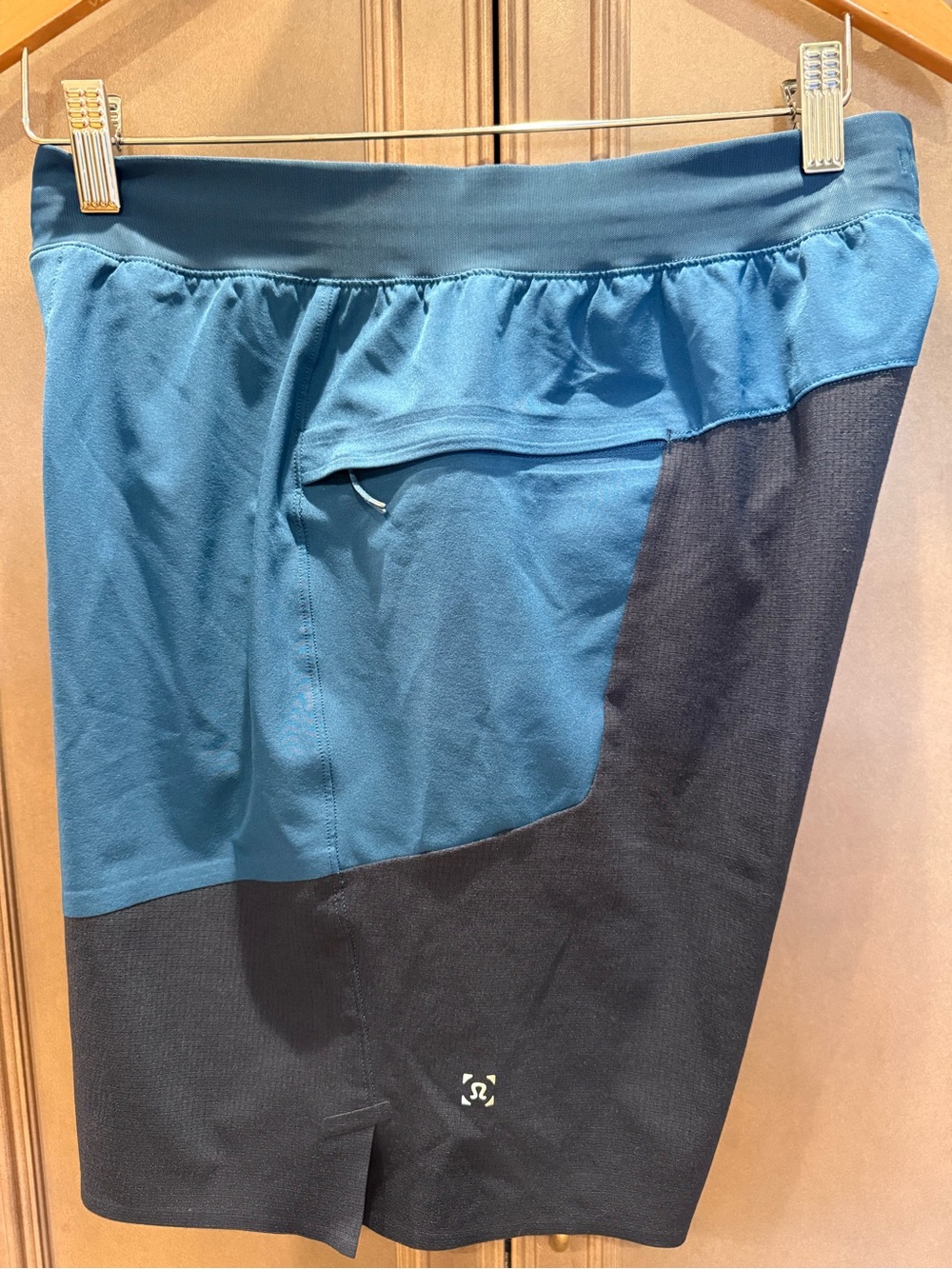 Lululemon Athletica Medium Namaste At The Beach 8"